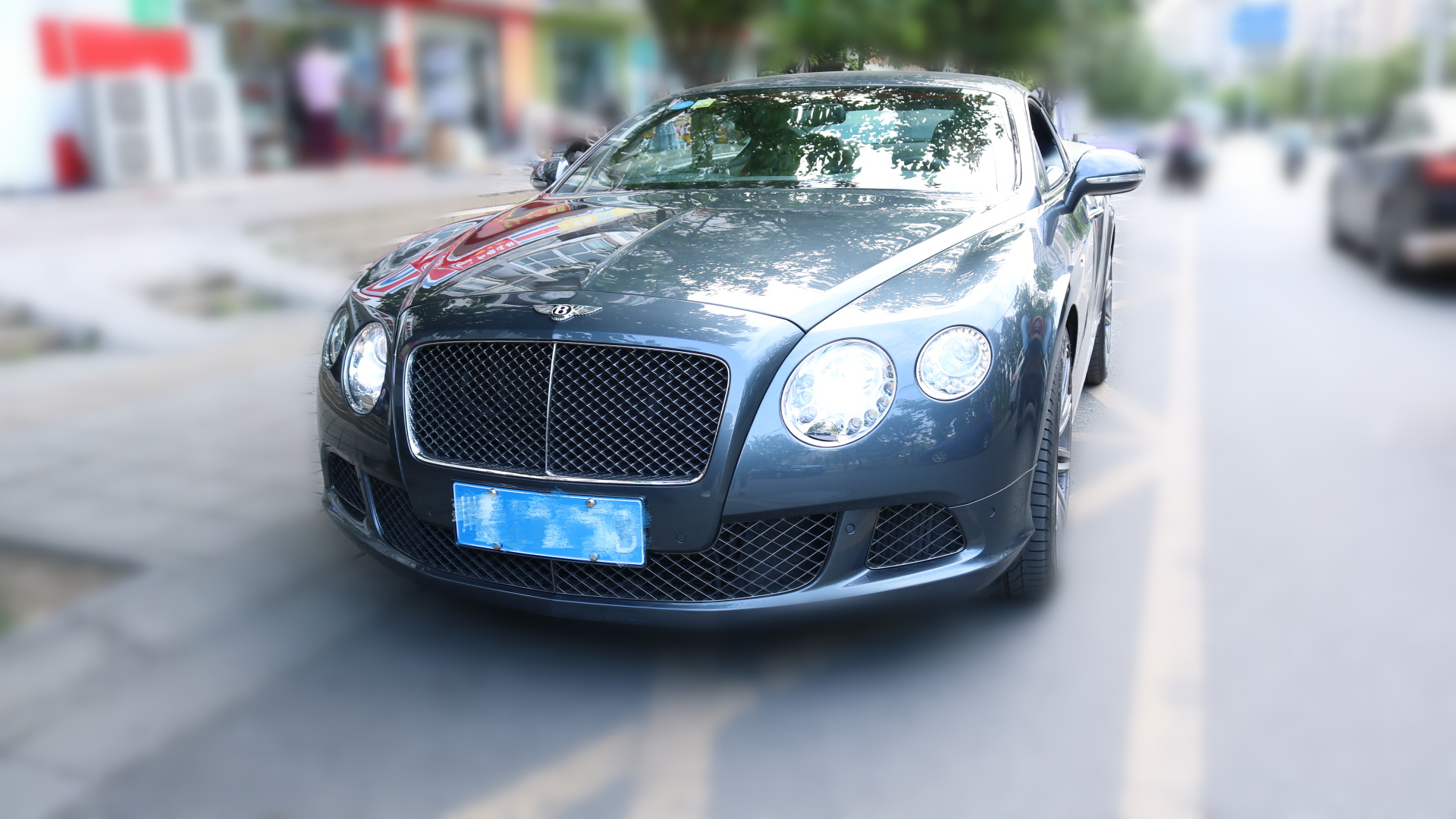 成都?xì)W陸改車(chē)燈，賓利歐陸車(chē)燈改裝格界激光LED雙光透鏡大燈