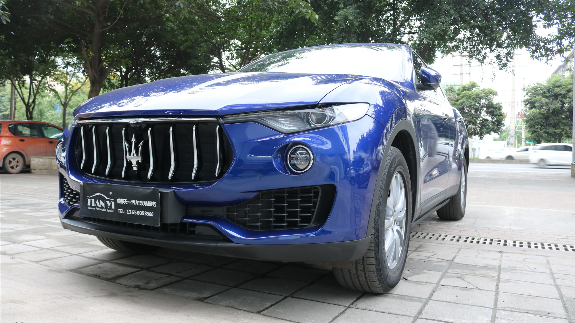 瑪莎拉蒂萊萬(wàn)特車燈改裝