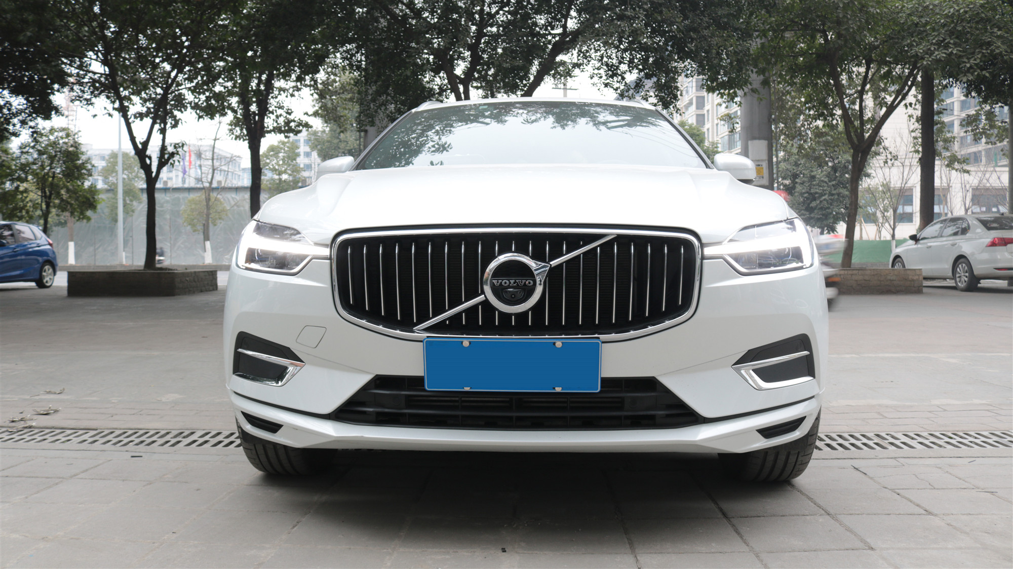 成都天一車(chē)燈改裝沃爾沃XC60大燈